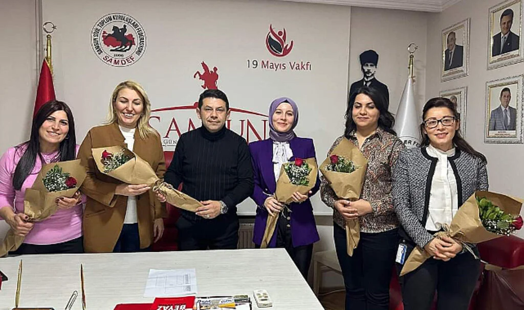 SAMDEF'te kadınlar günü kutlaması