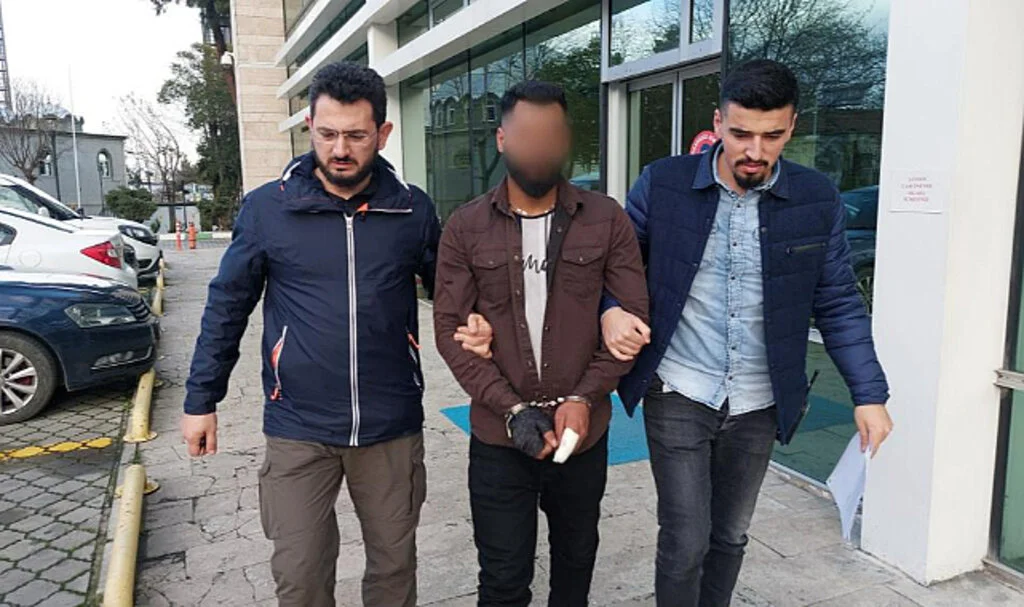 Samsun'da 2 Kişiyi Bıçak ve Taşla Hastanelik Eden Şahıs Tutuklandı