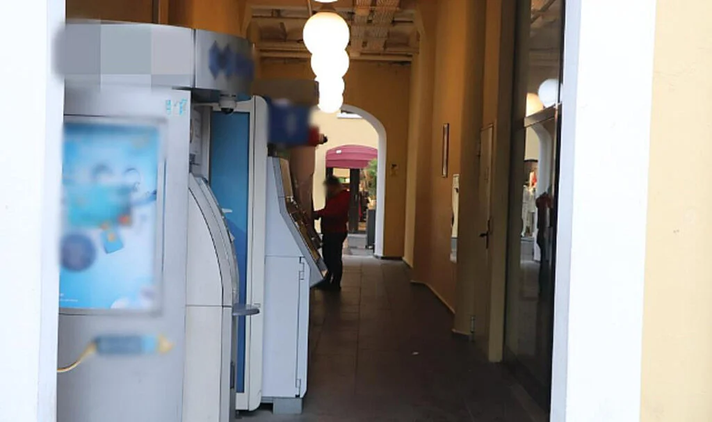 Samsun'da 4 Bin 500 TL'sini ATM'de Unuttu