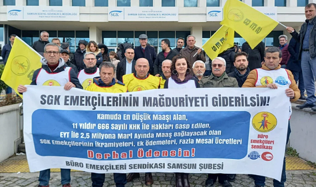 Samsun'da BES Üyeleri SGK Önünde İsyan Etti 