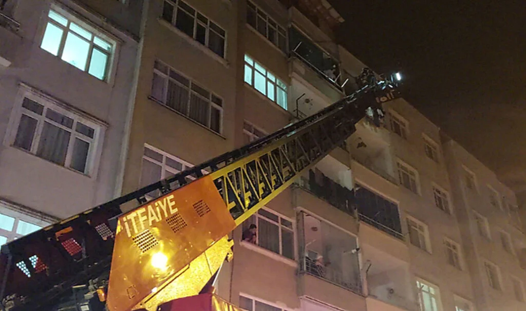 Samsun'da Bir Evde Çıkan Yangın Hasara Yol Açtı