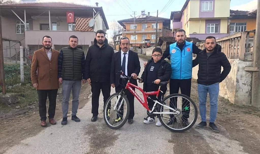 Samsun'da Bisiklet Parasını Depremzedelere Bağışlayan Umut’a Sürpriz