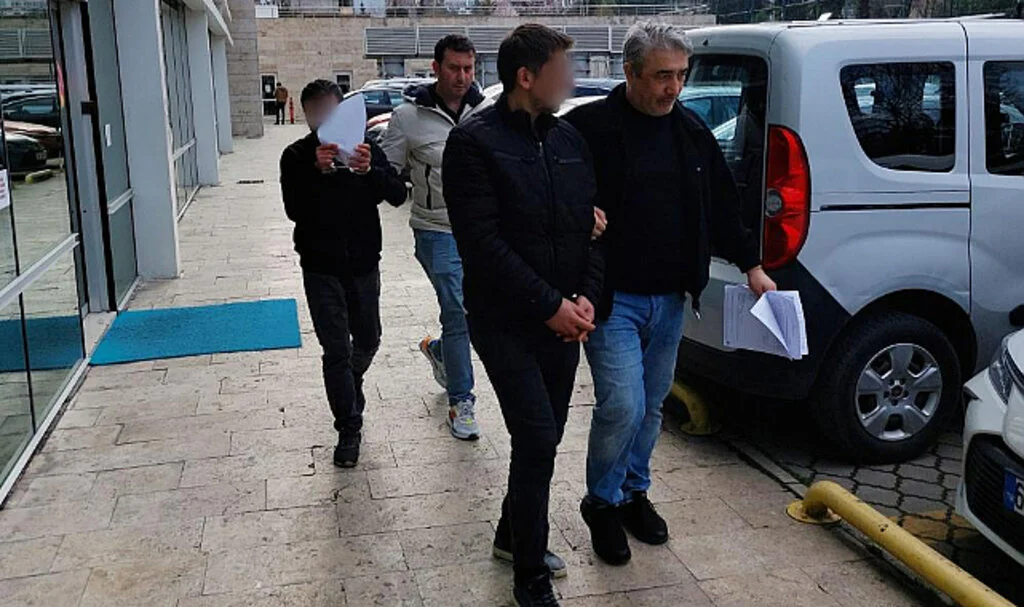 Samsun'da İnşaattan Çaldıkları Malzemeyi Sosyal Medyada Satışa Sununca Yakalandılar