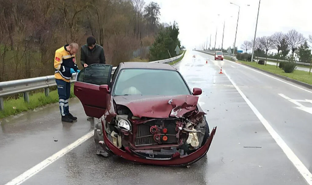 Samsun'da Trafik Kazası: 2 Yaralı