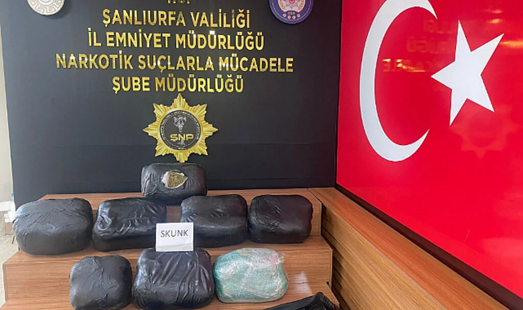 Şanlıurfa'da 32 Kilogram Skunk Ele Geçirildi: 2 Gözaltı