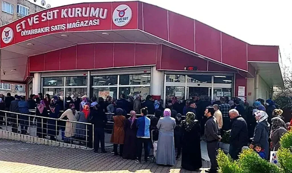 Şap Açıklaması Et Fiyatlarını Uçurdu, Kuyruklar Uzadı