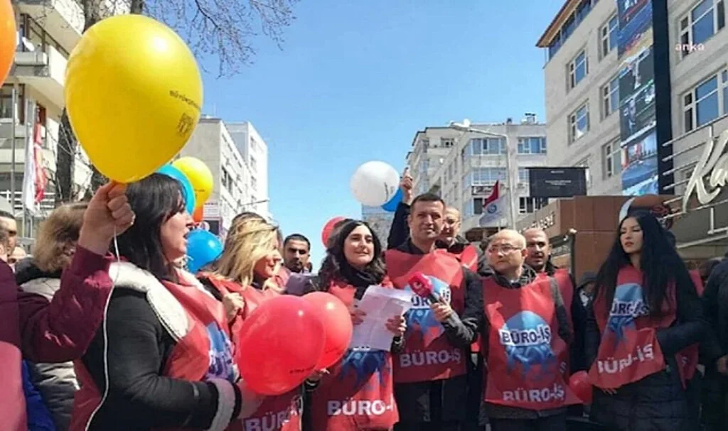 SGK Çalışanlarından İş Bırakma Eylemi
