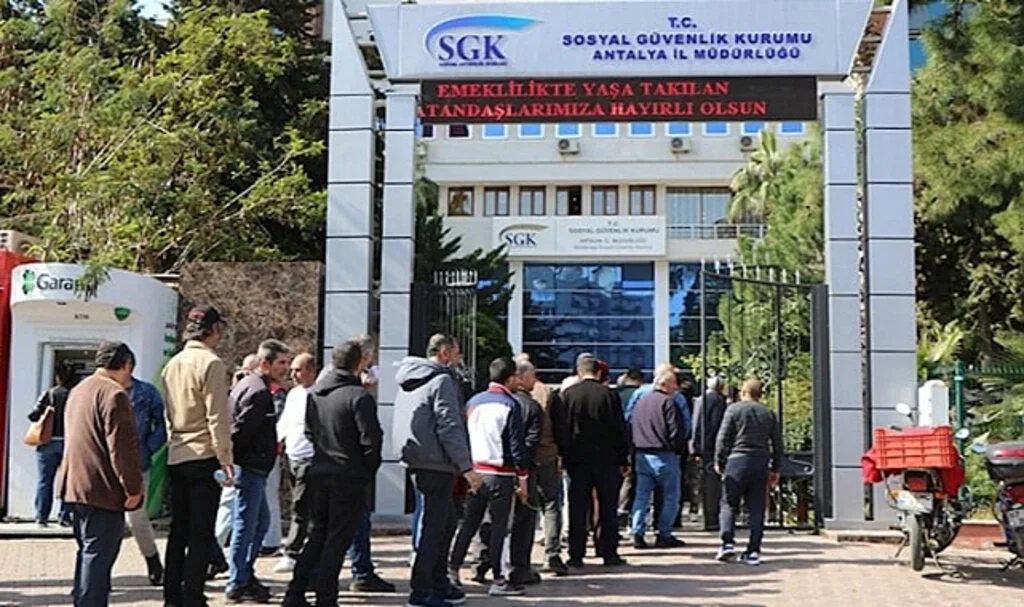 SGK’dan EYT Başvurularına İlişkin Açıklama