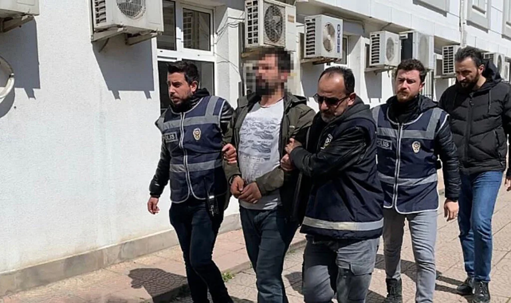 Sinop’da Tartıştığı Baba ve Oğlunu Öldüren Zanlı Adliyeye Sevk Edildi