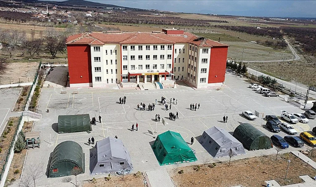 Strateji ve Bütçe Başkanlığının Raporu Depremlerin Eğitime Etkisini Ortaya Koydu