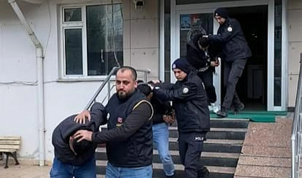 Tekirdağ'da Ev Kundaklayan 3 Kişi Yakalandı