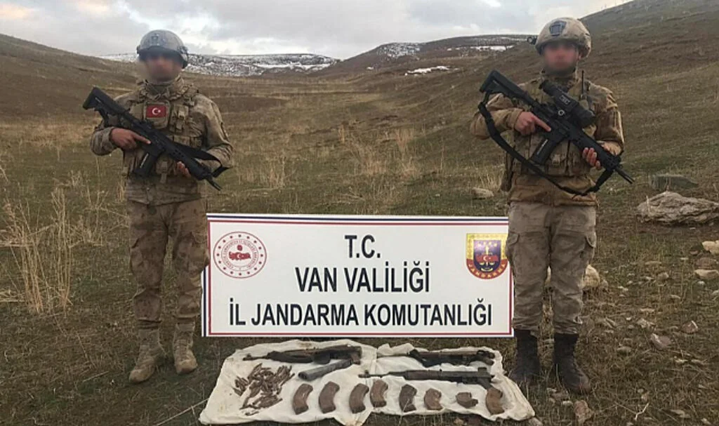 Teröristlerin Kullandığı Barınaklara Operasyon