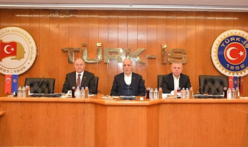 Türk-İş ve Hak-İş kamu İşçisi İçin Birinci Altı Ay Yüzde 45 Zam İstedi