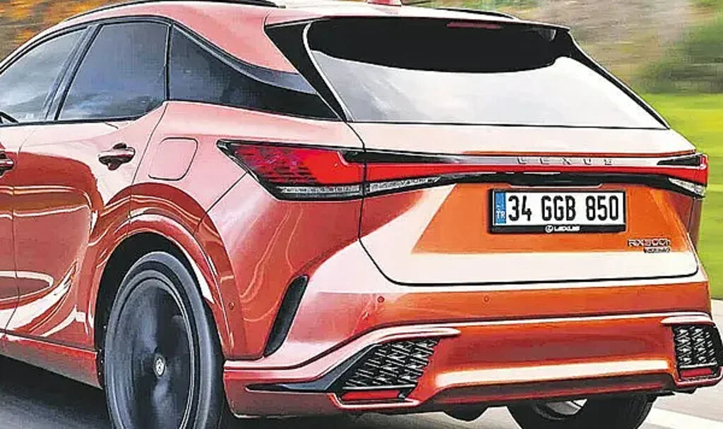 Türkiye'de 21 Dizide Lexus Modelleri Gösterildi