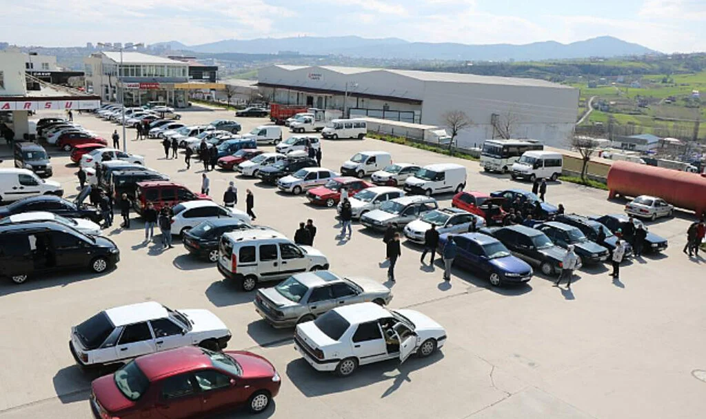 2. El Otomobilde Bayram Hareketliliği