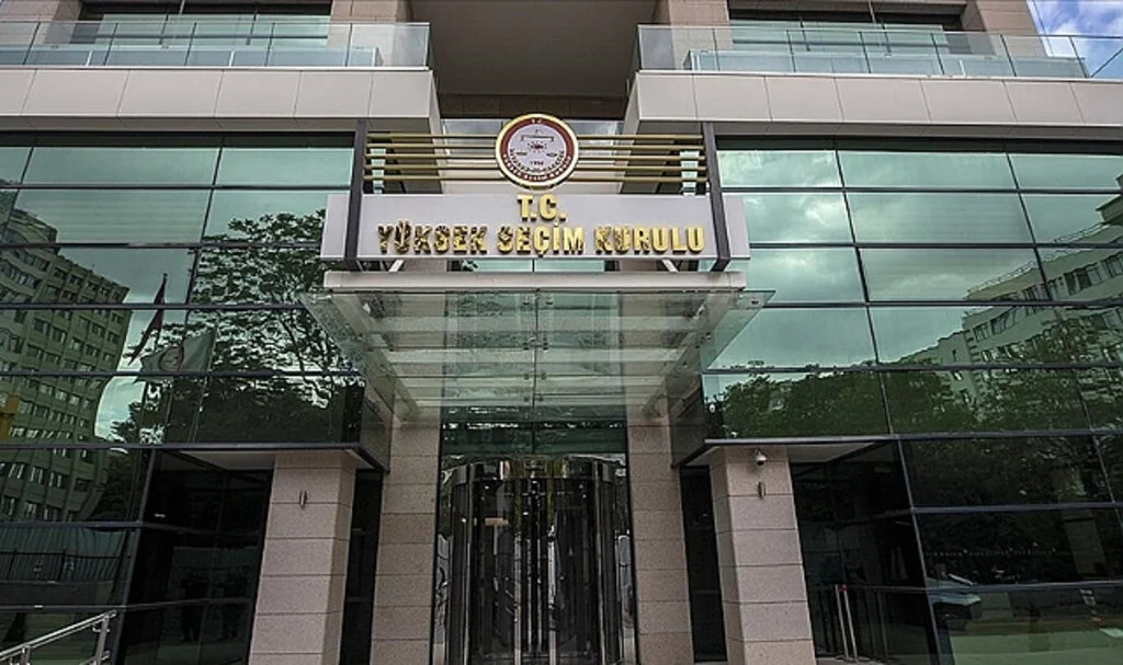 28. Dönem Milletvekili Genel Seçimi için 26 siyasi parti aday listesini YSK'ye sundu