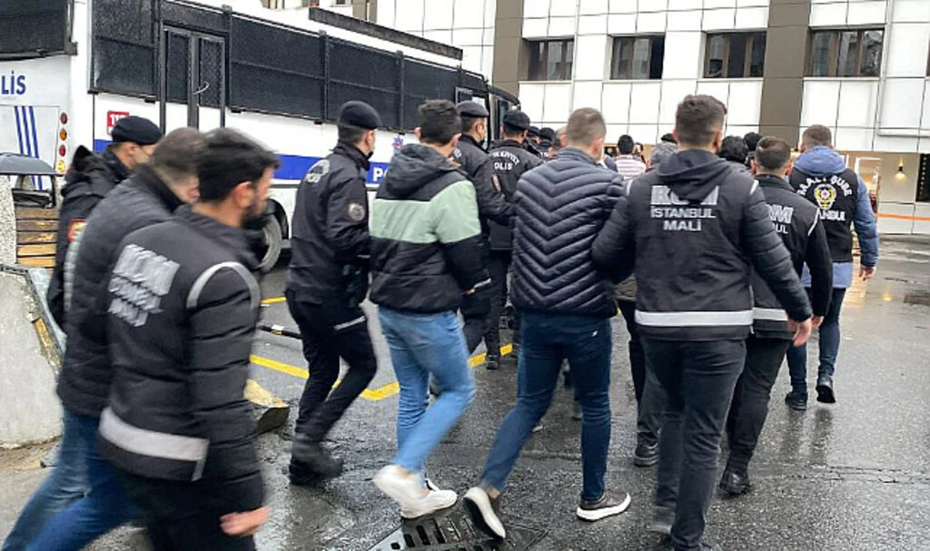 3 İlde Tapuda Rüşvet Operasyonu: 79 Gözaltı