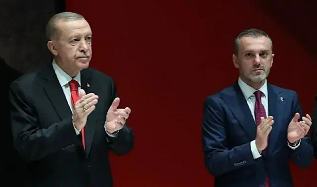 AK Parti’de 11’inci Kat Krizi