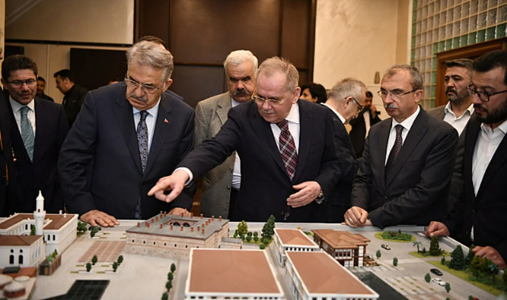 AK Parti Genel Başkan Yardımcısı Hayati Yazıcı: Millet Görüyor Kim İş Yapar!