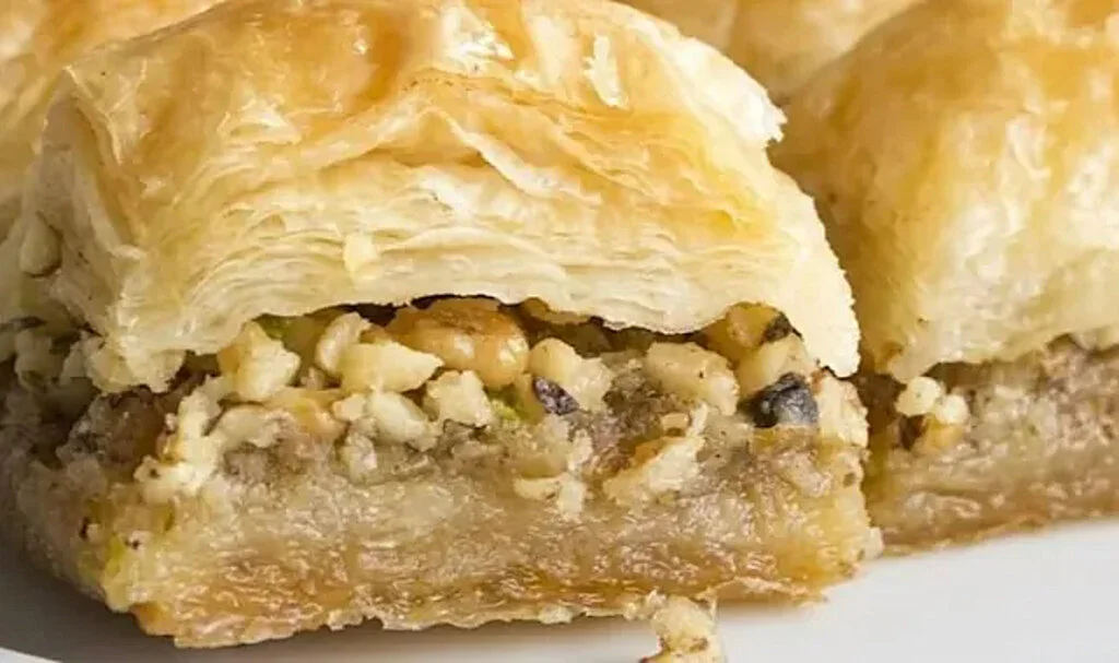 AK Parti’li Belediye 5 Bin Kilo Baklava Aldı, İhale Tanıdık İsme Gitti