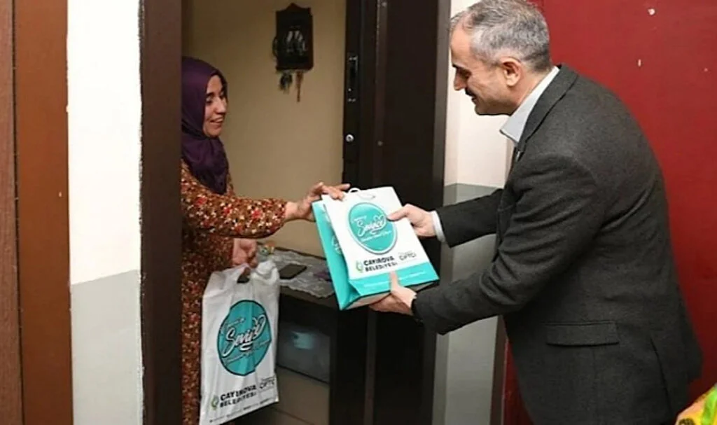 AK Parti’li Belediye 61 Bin Kutu Madlen Aldı