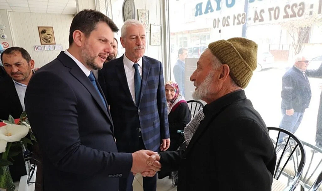 AK Parti Samsun Milletvekili Adayı İrfan Şenocak: 'AK Parti gençlere güveniyor'