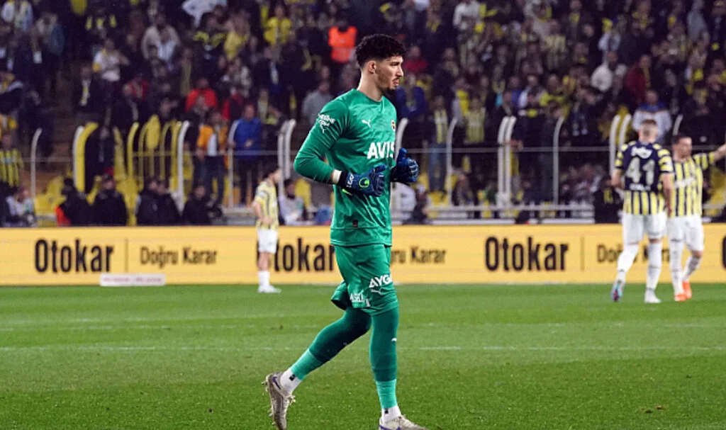 Altay Bayındır, Ankaragücü maçında forma giyemeyecek