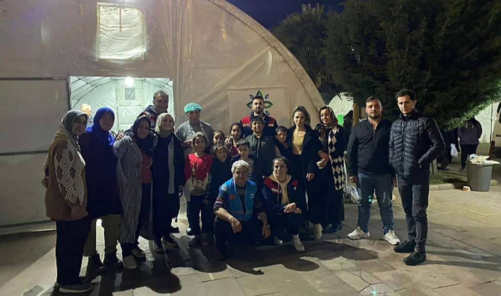 Asarcıklı Kadınlar Deprem Bölgesinde 