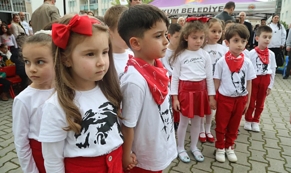 AtaÇocuklu Miniklerin 23 Nisan Coşkusu