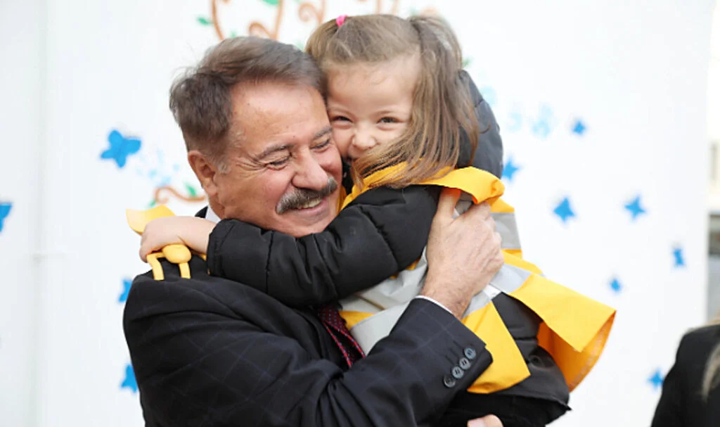 Atakum Belediye Başkanı Cemil Deveci'den 23 Nisan mesajı