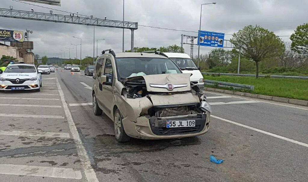 Bafra'da Trafik Kazası: 2 Yaralı