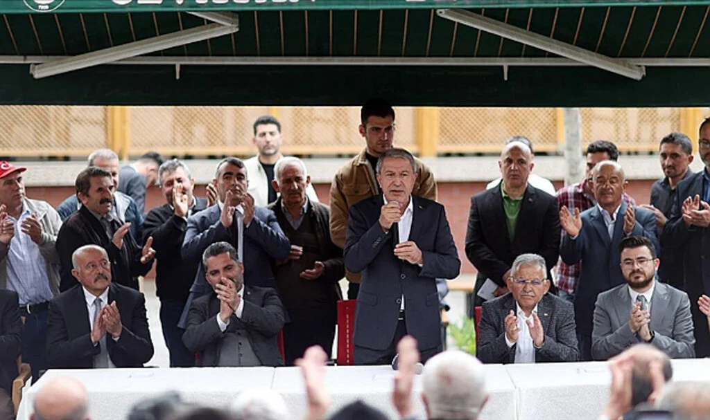 Bakan Akar'dan "Terörle Mücadele" Mesajı
