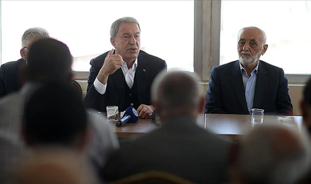 Bakan Akar: Suriye ve Irak'ın Kuzeyinde Son 4 Günde 21 Terörist Etkisiz Hale Getirildi