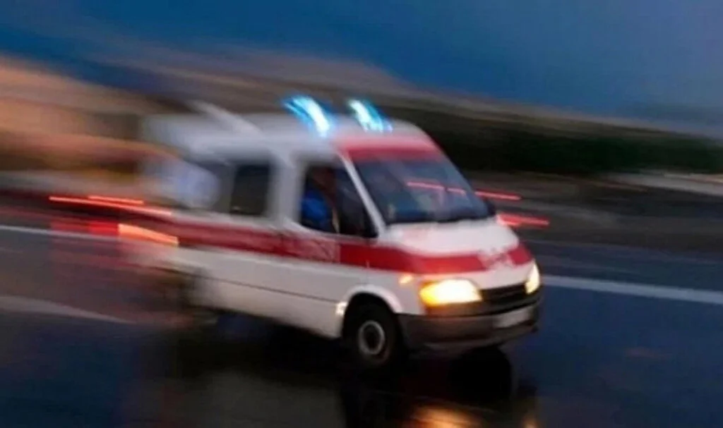 Bariyerlere Çarpan İşçi Servisindeki 2 Kişi Öldü, 8 Kişi Yaralandı