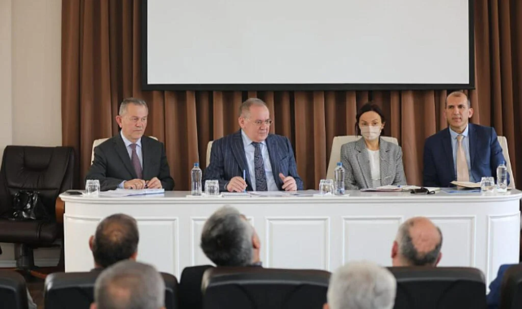 Başkan Demir’den Muhtarlara: “Biz Sizin İçin Varız”