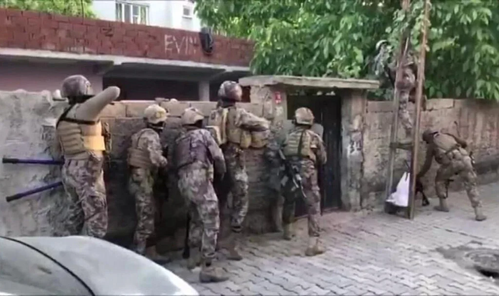 Batman'da Terör Operasyonunda 11 Gözaltı