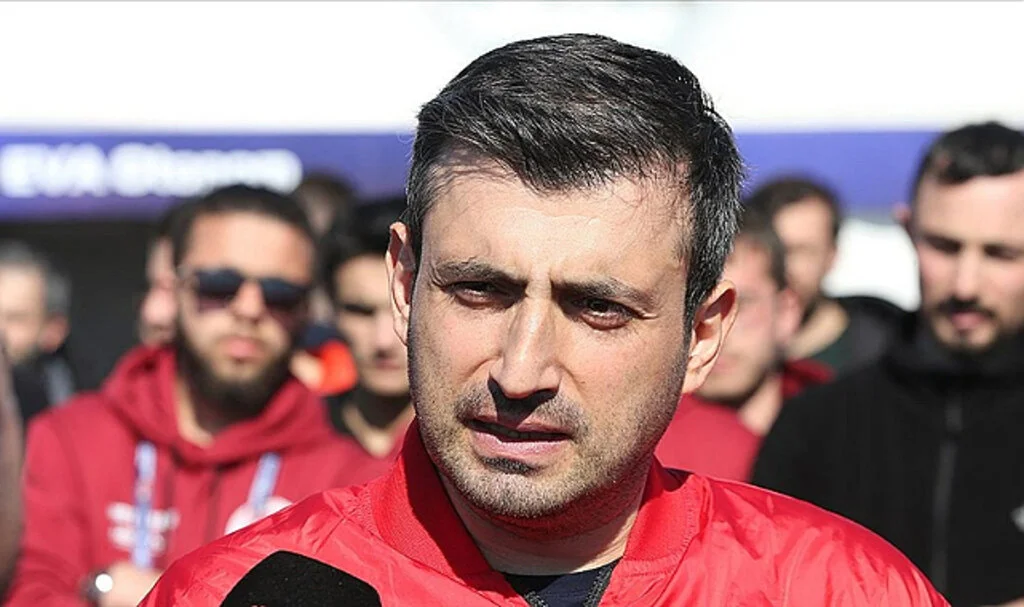 Bayraktar: Geleceğin Akıllı Arabalarını Yapacak Gençler TEKNOFEST Yarışmalarında Yetişiyor