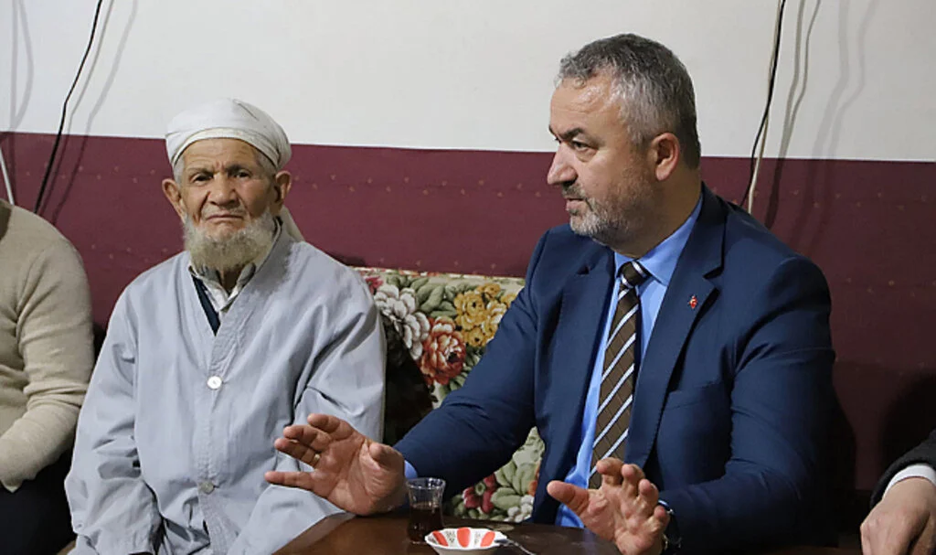 Belediye Başkanı Topaloğlu, Mahalle Ziyaretlerini Sürdürüyor 