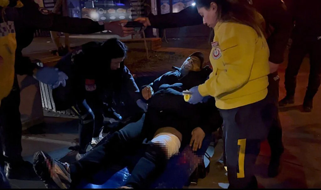 Bıçakla Yaralanan Şahsı Devriye Atan Gece Bekçileri Buldu