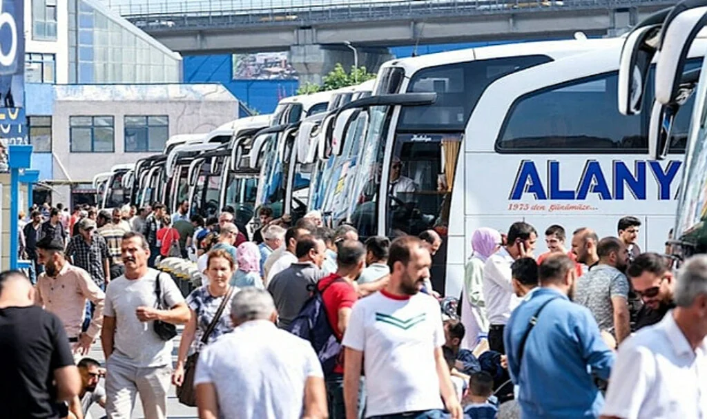 CHP’den Gençlere ‘Demokrasi Bileti’