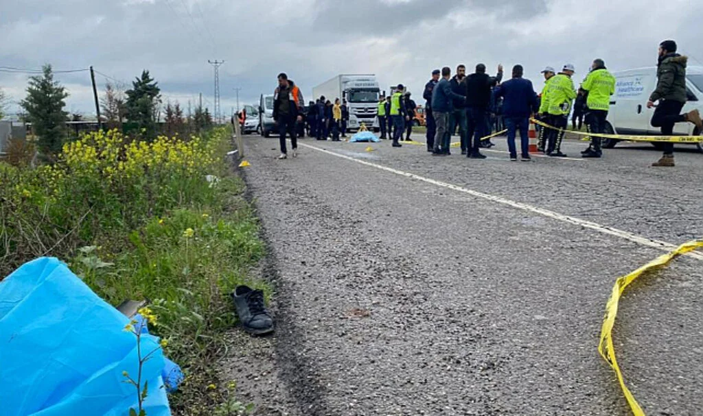Diyarbakır’da Ticari Araç Karayolları Çalışanlarına Çarptı: 3 Ölü, 1 Yaralı