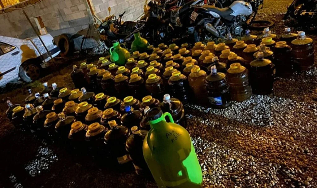 Dolandırıcılık Yoluyla Elde Ettikleri 1,7 Ton Zeytinyağıyla Yakalandılar