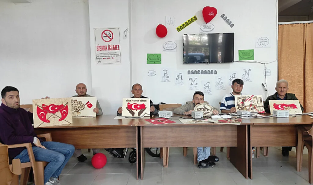 Engellilere Ahşap Yakma Kursu Açıldı