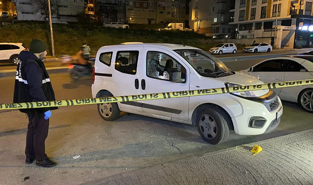 Esenyurt’ta Silahlı Kavga: Husumetliler Birbirlerine Kurşun Yağdırdı