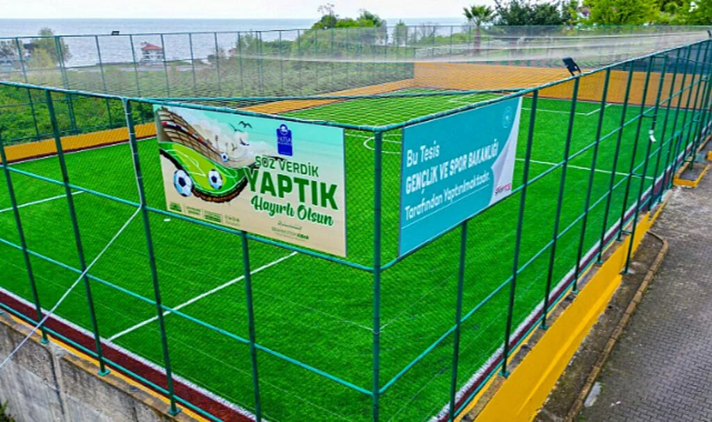 Gençler İstedi Başkan Kibar Yaptı