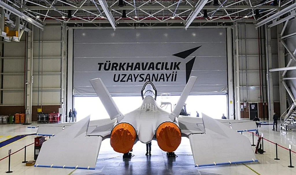 İlk Uçuşa İlerleyen Milli Muharip Uçak Sürprize Hazırlanıyor