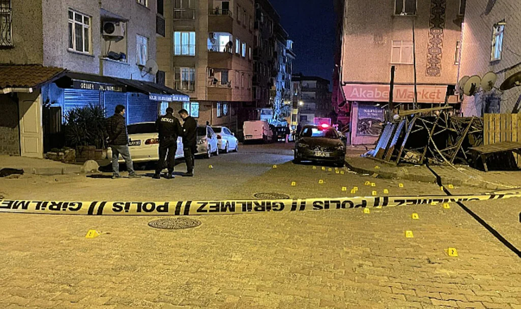 İstanbul’da Silahlı Saldırı: 47 Boş Kovan Bulundu