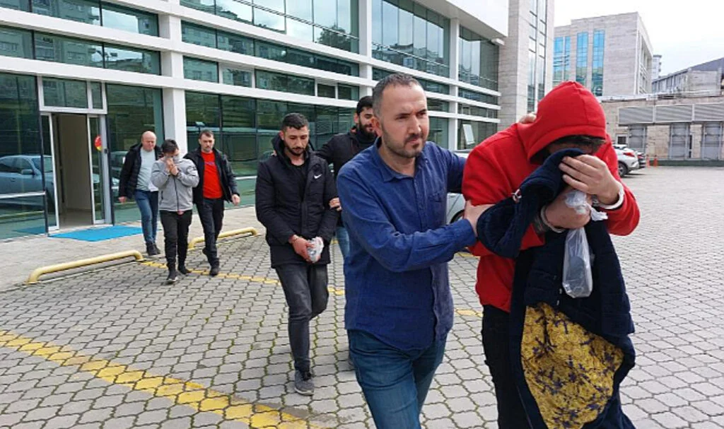 İstanbul'dan Samsun'a Uyuşturucu Getirirken Yakalanan 3 Kişi Tutuklandı