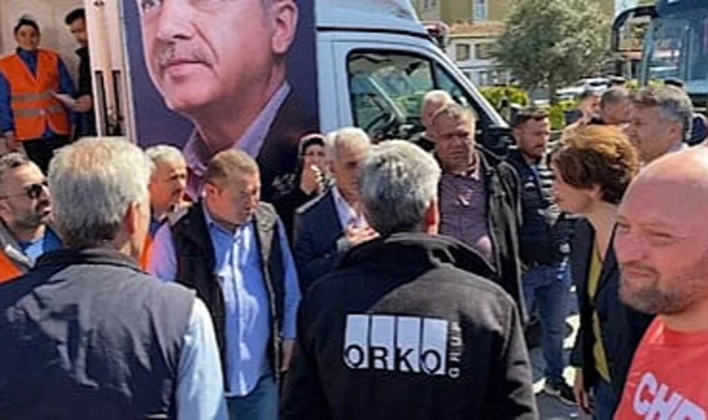 Kaftancıoğlu, Sahada Karşılaştığı AK Parti’lilerle Selamlaştı