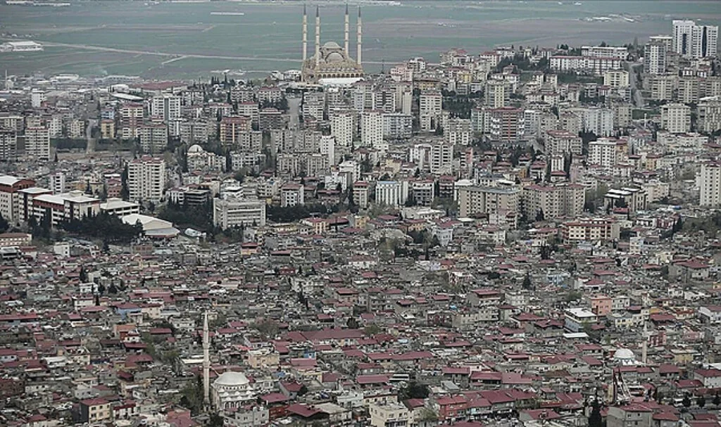 Kahramanmaraş'ta Hasarsız ve Az Hasarlı Binaların Tamamına Doğal Gaz Verildi